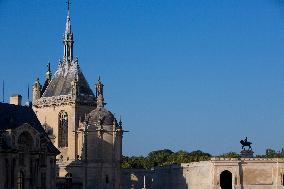 Illustration - Chantilly