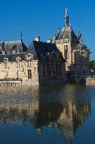 Illustration - Chantilly