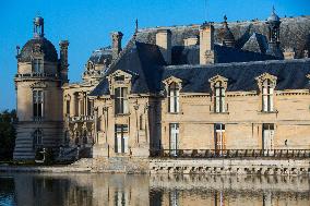 Illustration - Chantilly