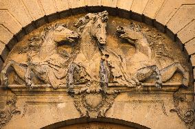 Illustration - Chantilly