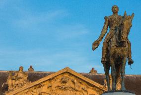 Illustration - Chantilly