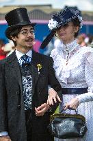 Illustration - Chantilly