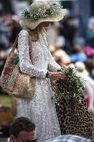 Illustration - Chantilly