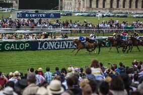 Illustration - Chantilly