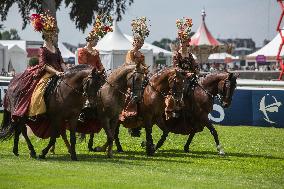 Illustration - Chantilly