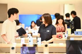 Huawei Select Store in Nanjing