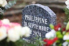 A Memorial Stone In Honor Of Philippine Le Noir De Carlan In Bois De Boulogne - Paris