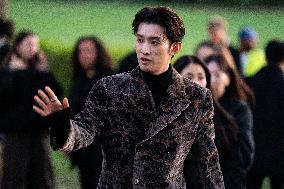 LFW - Burberry Outside