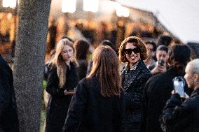 LFW - Burberry Outside