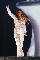 Shakira Performs In Mexico