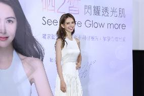 Taiwanese Female Model Hannah Quinlivan