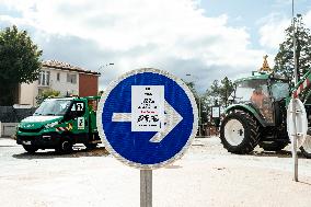 Farmers Protest Outside the Tarn-Et-Garonne Departmental Council - Montauban