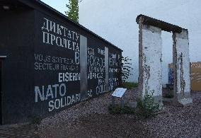 Illustration - The Remains of the Berlin Wall