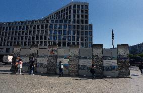 Illustration - The Remains of the Berlin Wall