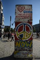 Illustration - The Remains of the Berlin Wall