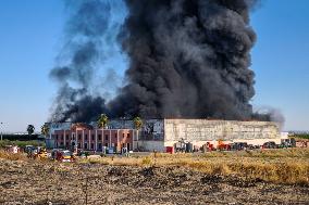 A Fire Razes The Huerta Campo Rico Factory - Spain