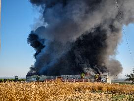 A Fire Razes The Huerta Campo Rico Factory - Spain