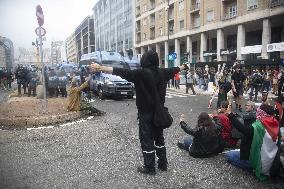 Police Clashes With Protesters At Gaza March Near Central Station - Milan