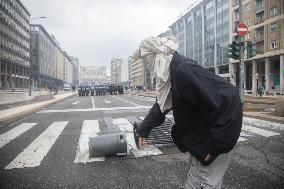 Police Clashes With Protesters At Gaza March Near Central Station - Milan