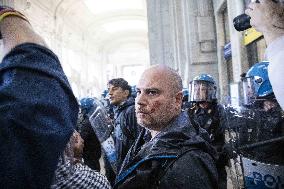 Police Clashes With Protesters At Gaza March Near Central Station - Milan