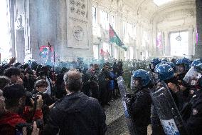 Police Clashes With Protesters At Gaza March Near Central Station - Milan