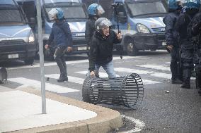 Police Clashes With Protesters At Gaza March Near Central Station - Milan