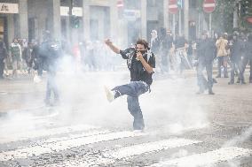 Police Clashes With Protesters At Gaza March Near Central Station - Milan