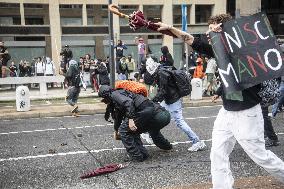 Police Clashes With Protesters At Gaza March Near Central Station - Milan