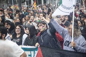 Police Clashes With Protesters At Gaza March Near Central Station - Milan