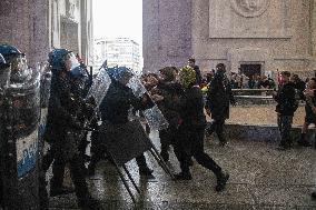 Police Clashes With Protesters At Gaza March Near Central Station - Milan