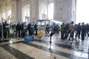 Police Clashes With Protesters At Gaza March Near Central Station - Milan