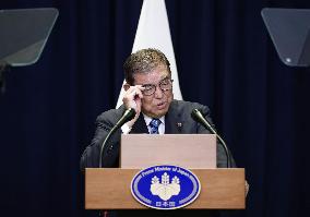 Japan PM holds press conference in New York