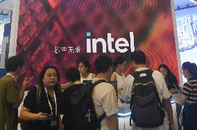 Intel Seeks Investment From Apple