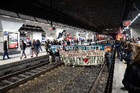 Demonstation in Porta Susa Railway Station - Turin