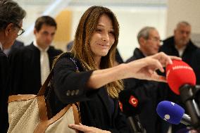 Carla Bruni Grabs The Windscreen Of A Mediapart Microphone - Paris