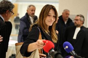 Carla Bruni Grabs The Windscreen Of A Mediapart Microphone - Paris