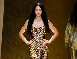 MFW Amelia Gray Hamlin walks the runway at the Roberto Cavalli MP
