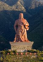 Guan Gong Giant Bronze Statue in Yuncheng