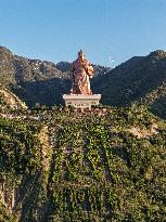Guan Gong Giant Bronze Statue in Yuncheng