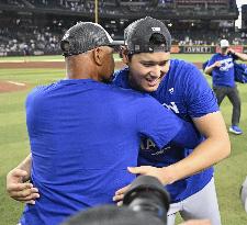 Baseball: Dodgers clinch NL West title