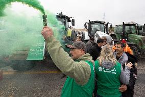 FNSEA Protest against unfair competition - Versailles