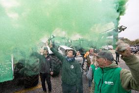 FNSEA Protest against unfair competition - Versailles