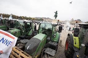 FNSEA Protest against unfair competition - Versailles