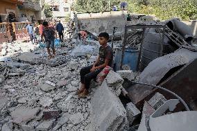 Palestinians Flee Gaza Towards Coast - Palestine