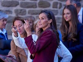 Royals Visit The Community Of Navarre