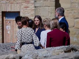 Royals Visit The Community Of Navarre