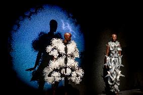 Kunsthal Presents Living Look By Iris van Herpen - Rotterdam