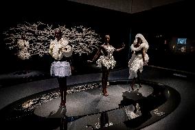 Kunsthal Presents Living Look By Iris van Herpen - Rotterdam