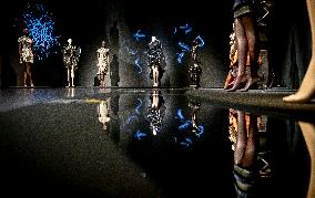 Kunsthal Presents Living Look By Iris van Herpen - Rotterdam