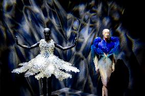 Kunsthal Presents Living Look By Iris van Herpen - Rotterdam